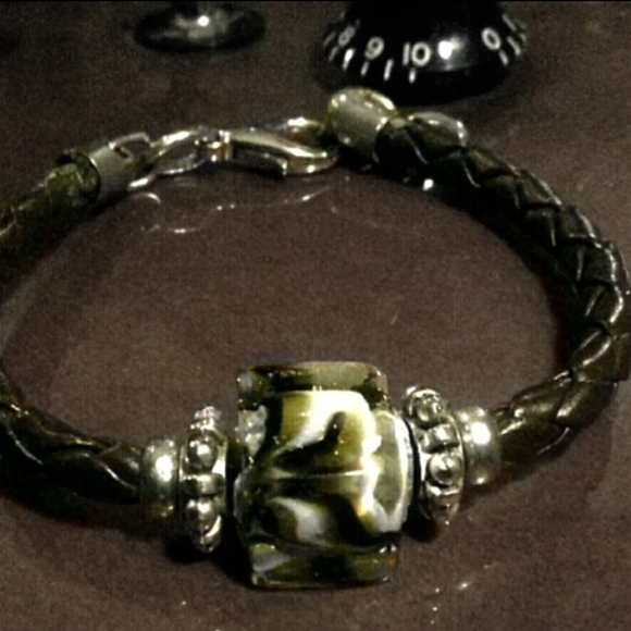 Braided Bracelet with Glass Bead - Picture 5 of 5